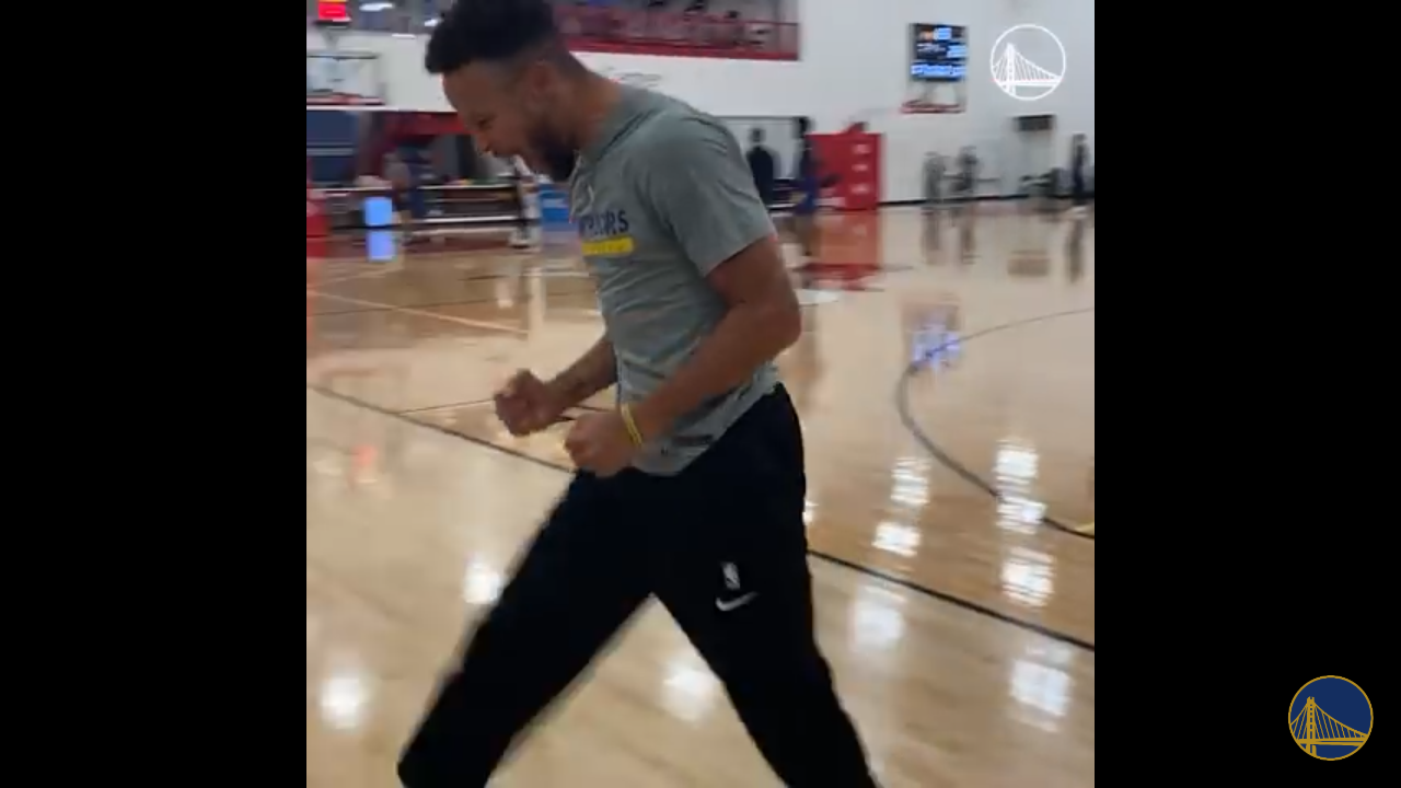 Curry Makes 103 Corner 3pt Shots In A Row
