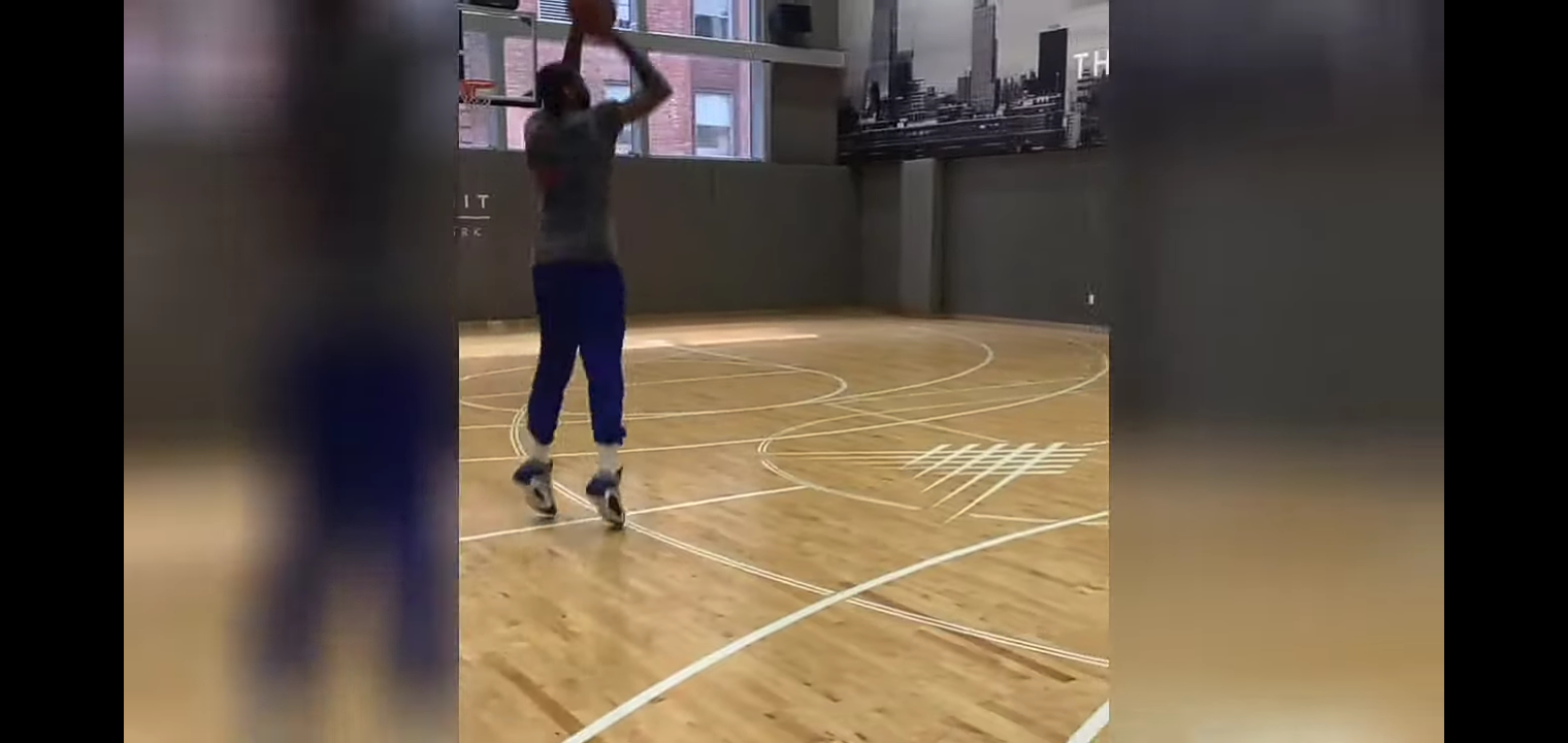 Carmelo Anthony Rush Into The Gym After Signing With Lakers And Cant Miss A Shots