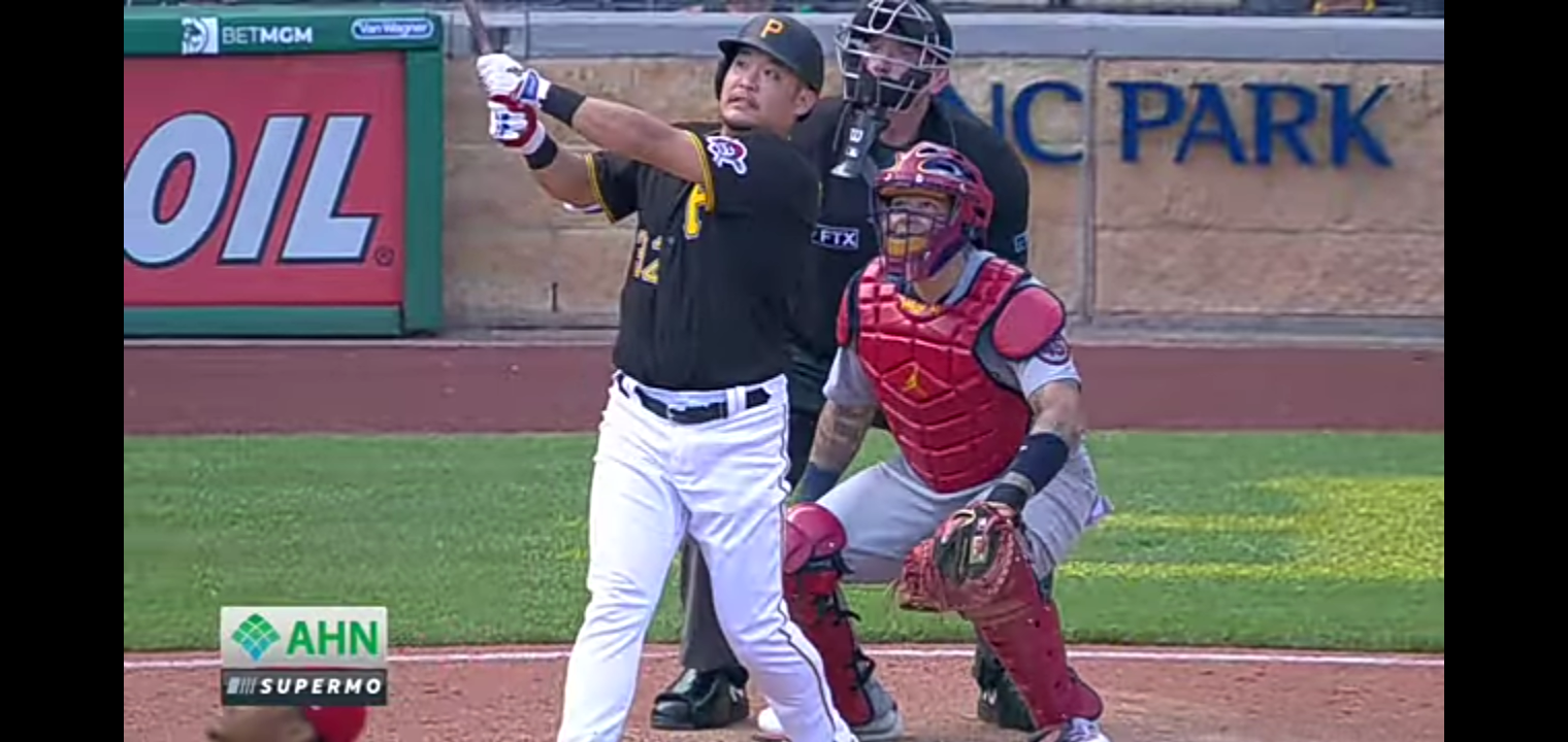 WALK-OFF OUT OF THE PARK! Yoshi Tsutsugo leaves the building for an epic walk-off homer!