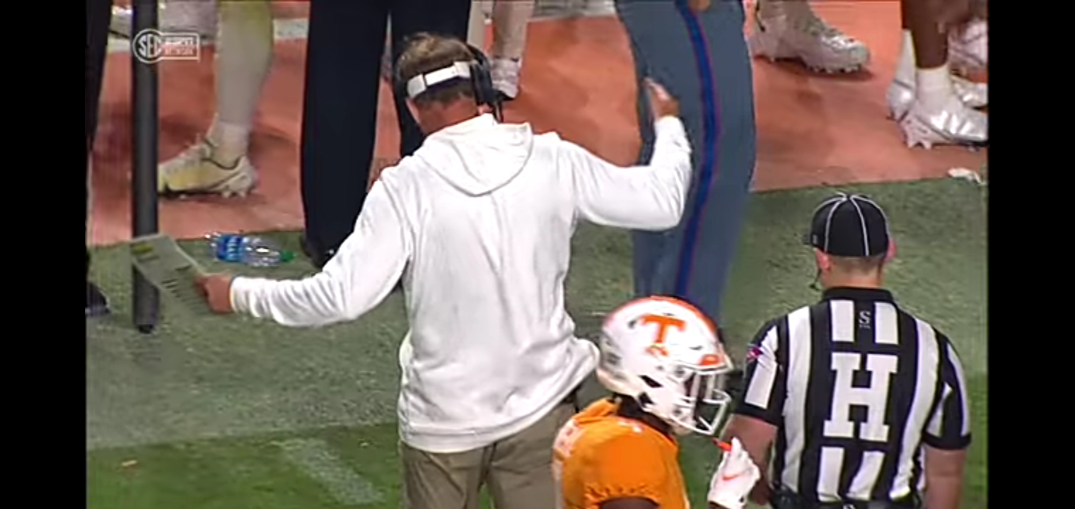 Debris thrown on field delays end of Ole Miss vs. Tennessee | ESPN College Football