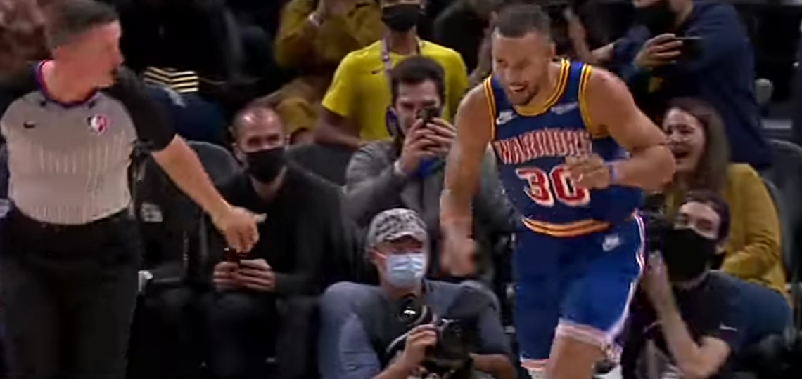 Steph Curry hangs 40 PTS on the Bulls