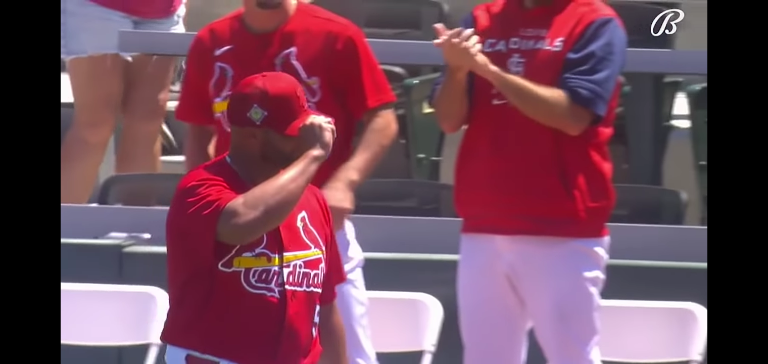 Albert Pujols gets awesome ovation for return to Cardinals at Spring Training!!
