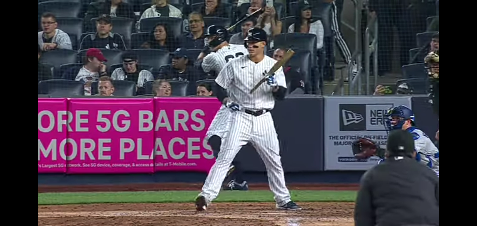 PERFECT BUNT!!! Anthony Rizzo pulls off insane bunt to get hit for Yankees 🤣