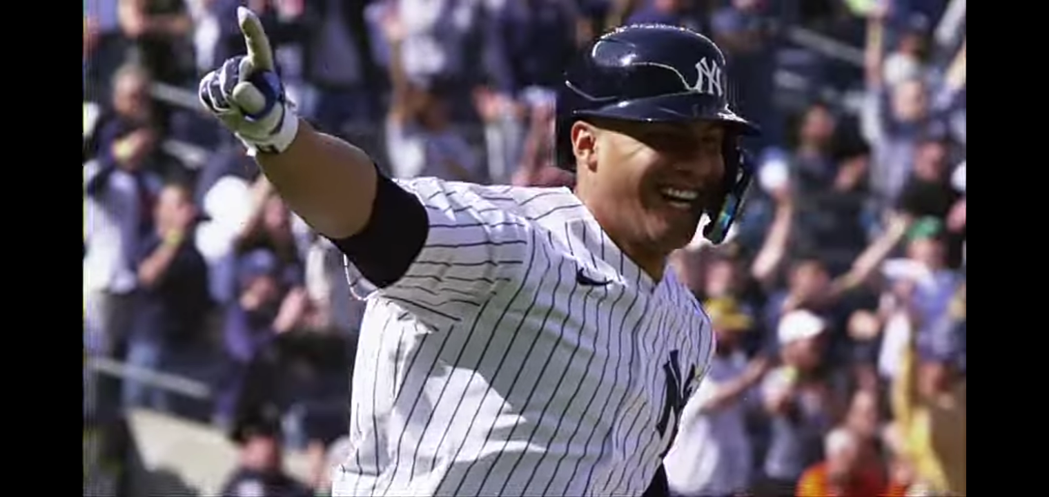 YANKS ARE HOT!! Yankees have ripped off a 10-game win streak