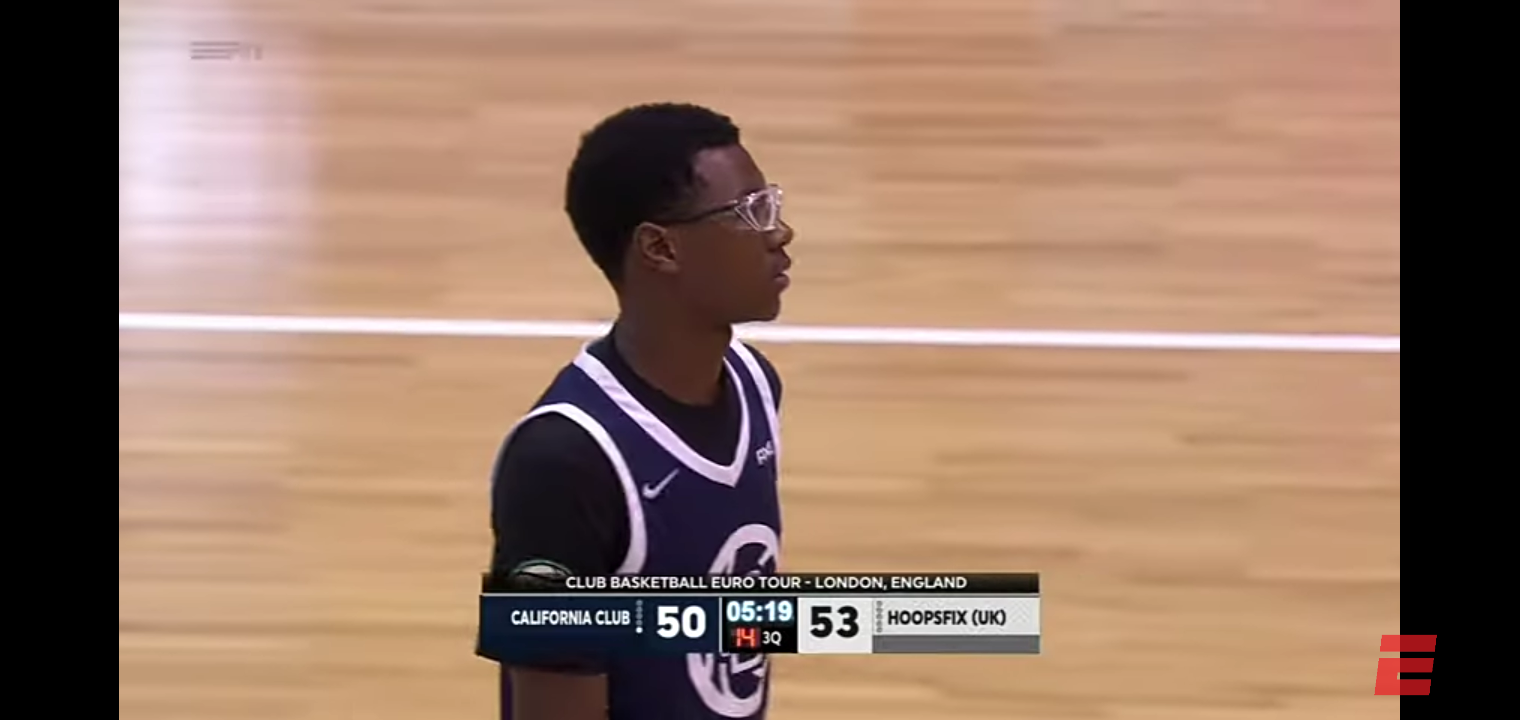 Bronny James and Bryce James share the court together for the first time 👀