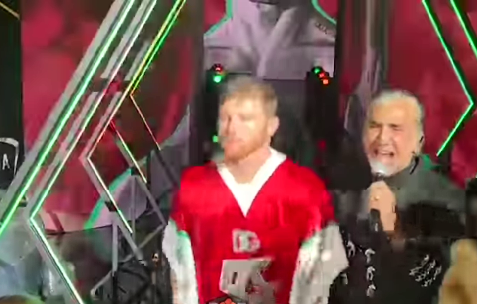 FANS GO INSANE FOR CANELO ALVAREZ AS HE WALKS OUT TO FIGHT GGG