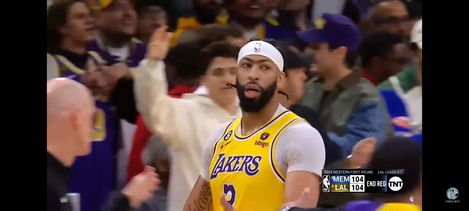 AD makes unbelievable block on Morant!