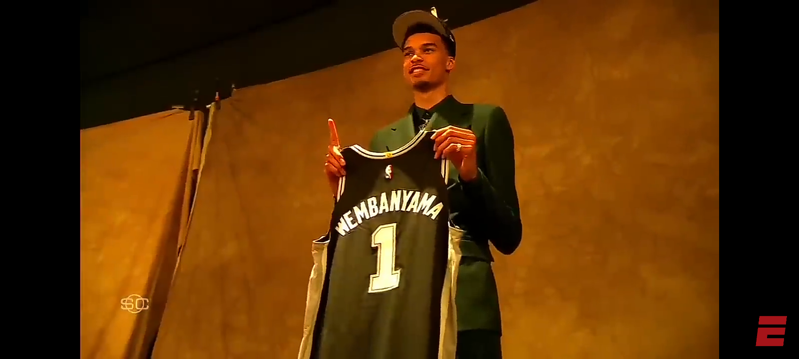 Victor Wembanyama, Scoot Henderson officially introduced by Spurs & Trail Blazers