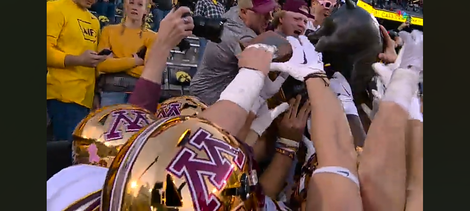 Minnesota vs. Iowa | EXTENDED HIGHLIGHTS