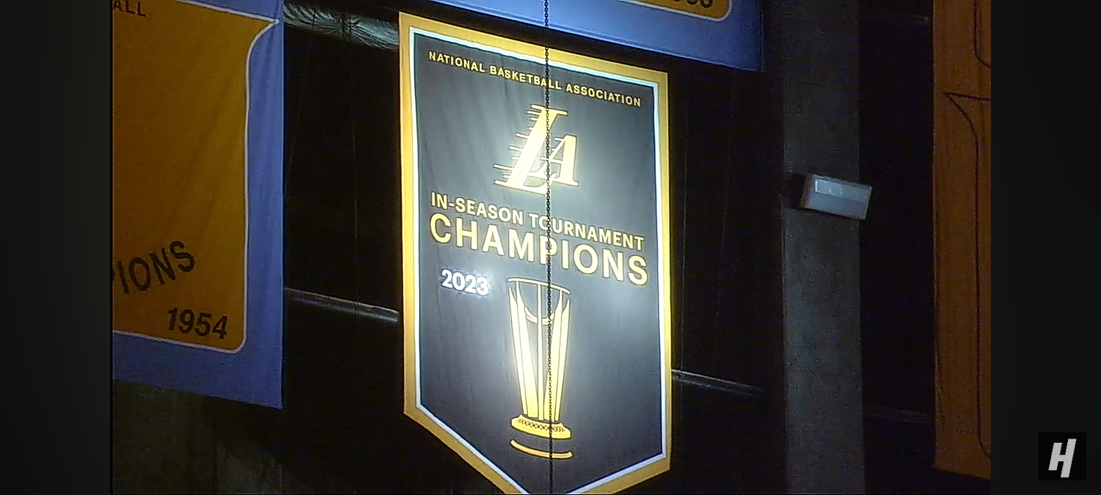 Los Angeles Lakers unveil banner for the first-ever NBA In-Season tournament championship 🏆