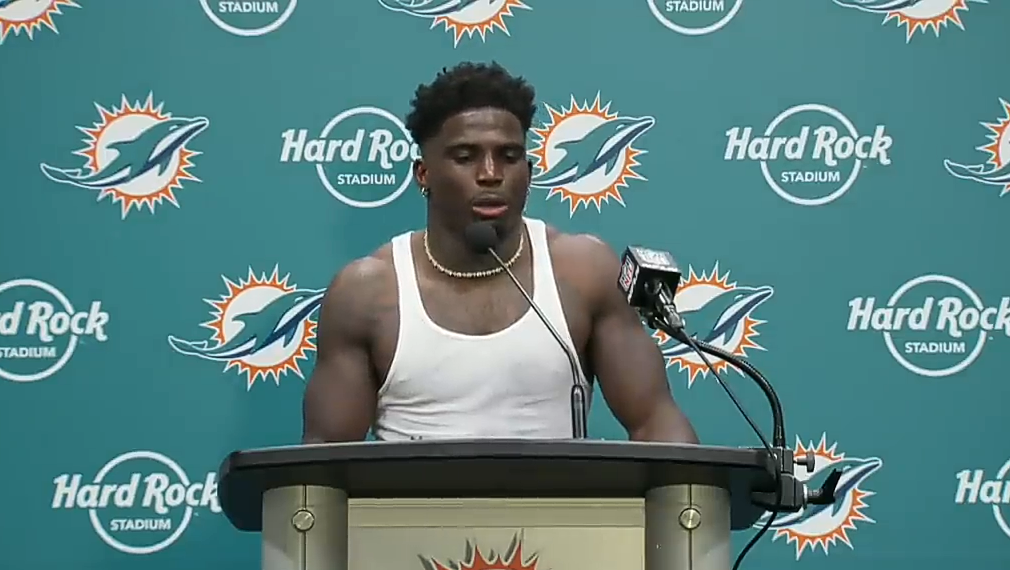 Tyreek Hill speaks on incident with police after Dolphins win opener