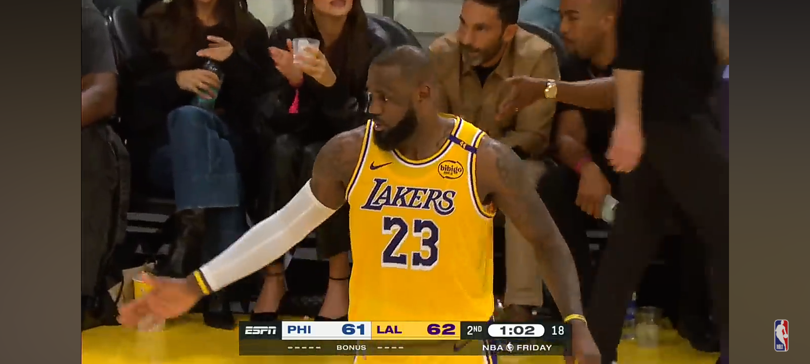 LeBron James Drops Triple-Double & Anthony Davis GETS BUCKETS! 😤