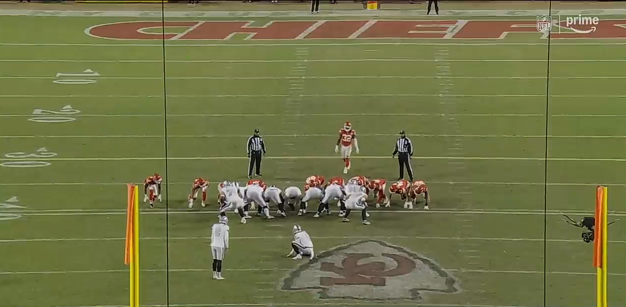 Chiefs SURVIVE due to Raiders’ LATE miscues, clinch 10th straight playoff berth