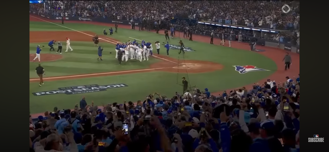 ALL CALLS of the Toronto Blue Jays securing the final out to advance to the World Series! 🎤