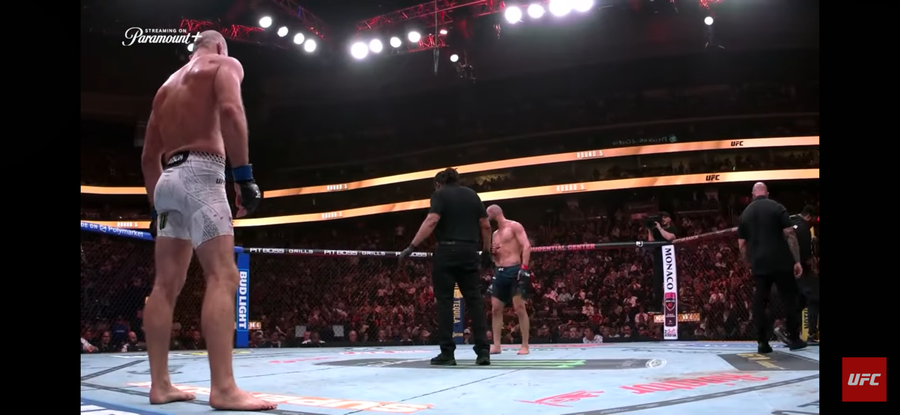 Sean Strickland vs Khamzat Chimaev 🚨 | Last Round